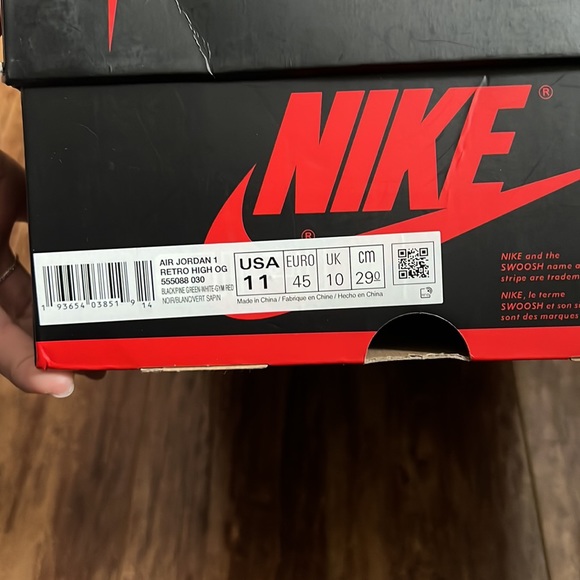 Nike Air Jordan Retro High OG - Picture 4 of 4